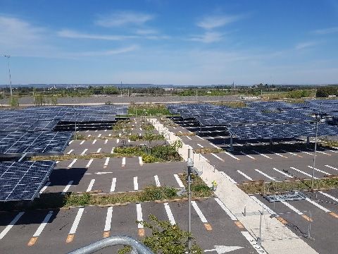 Prise de vue en hauteur des ombrières gare de nimes 2