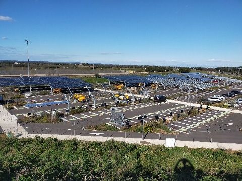 Prise de vue en hauteur des ombrières gare de nimes