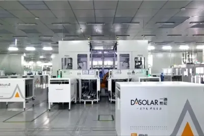 DAS Solar, l’un des 10 premiers fabricants mondiaux de modules photovoltaïques, spécialiste TOPCon, atteint 30 GW de capacité en 2023 avec un bilan carbone ECS de 450 kgCO2eq/kWc.